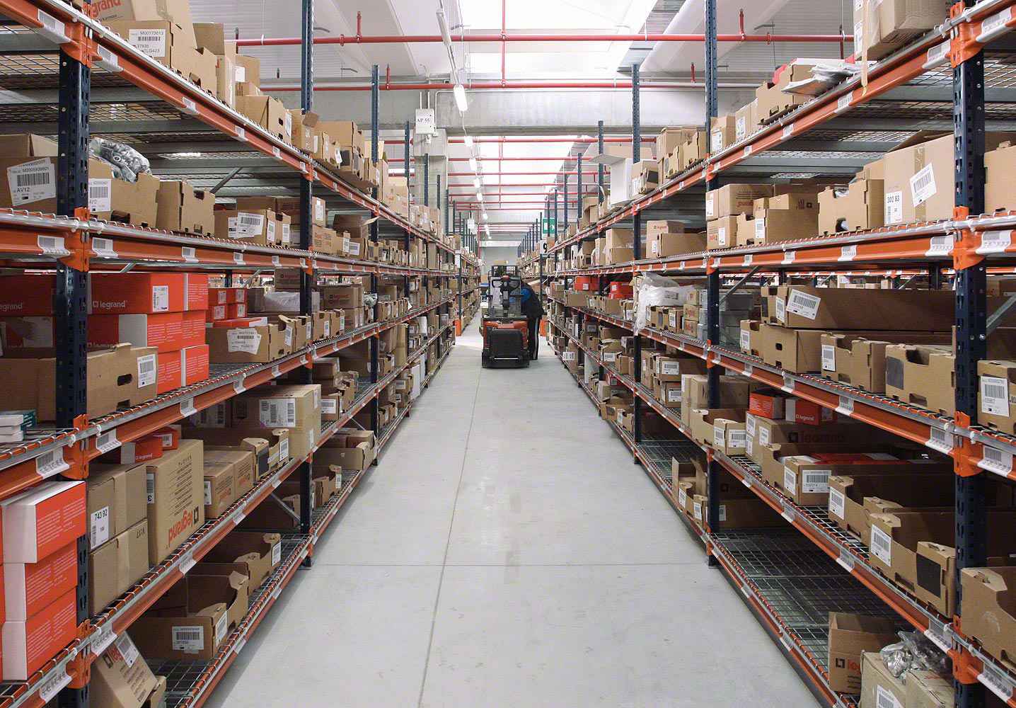 开云网页版·官方版在线登入 -开云(中国)智慧安全用电-仓库库房方案